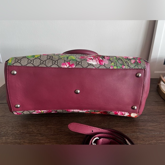 GUCCI GG Supreme Monogram Blooms convertible tote - Picture 4 of 6